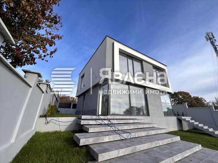 Продава се Къща в Варна, Чайка - 191 кв.м за 2357 €/кв.м - Снимка #1