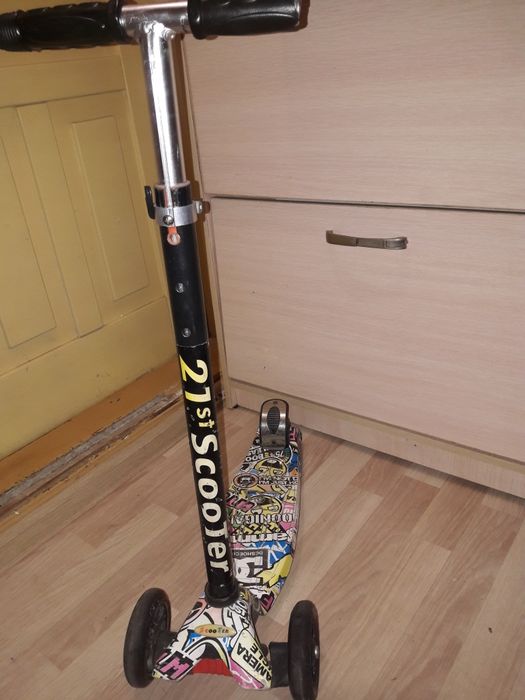 Самокат (для мальчиков и девочек до 8-10 лет)