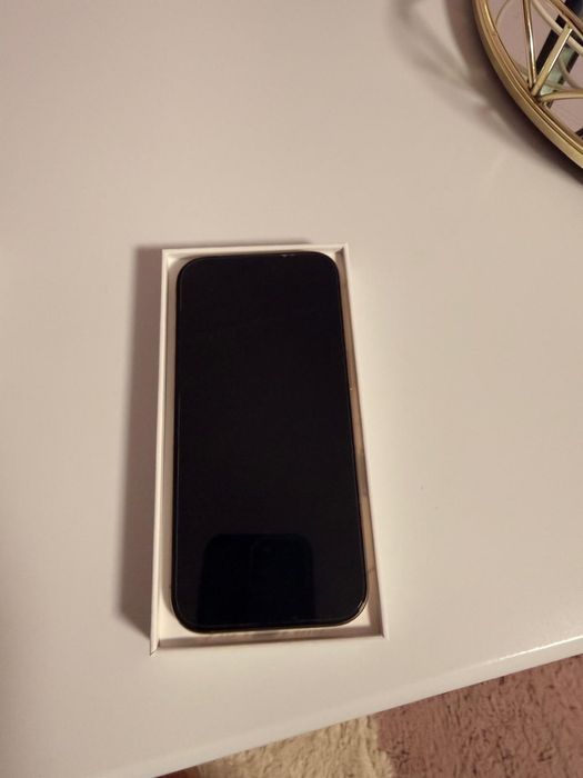 Iphone 16 pro gold aproape nou