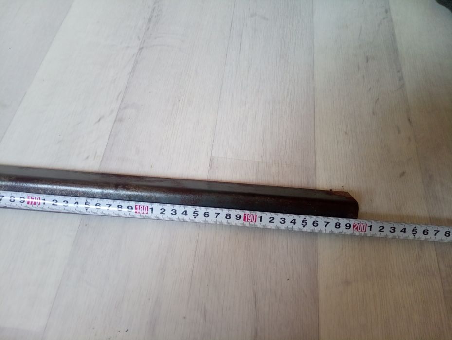 Продам металлический уголок