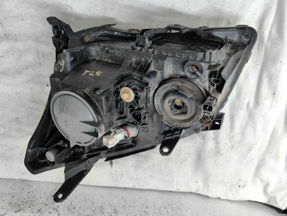 Оригинален фар Тойота Авенсис  Toyota Avensis H7 Feis