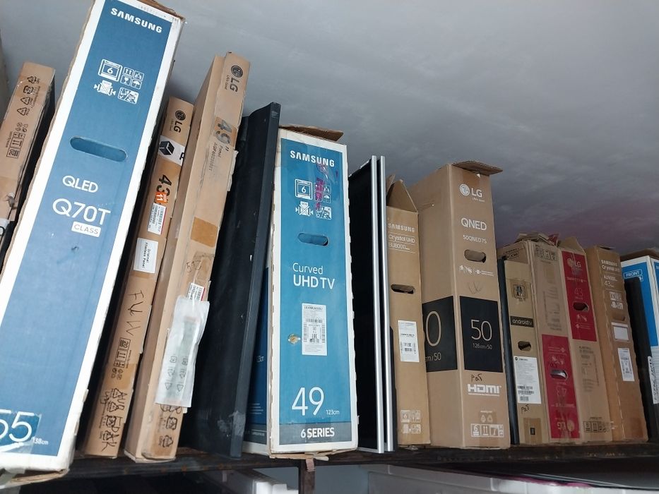 Много телевизоров