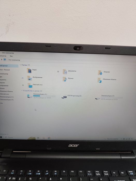 Ноутбук в рабочем состоянии Core i3