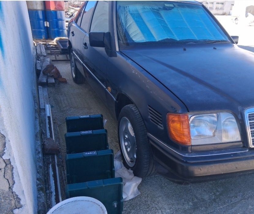Mercedes W124 на части!