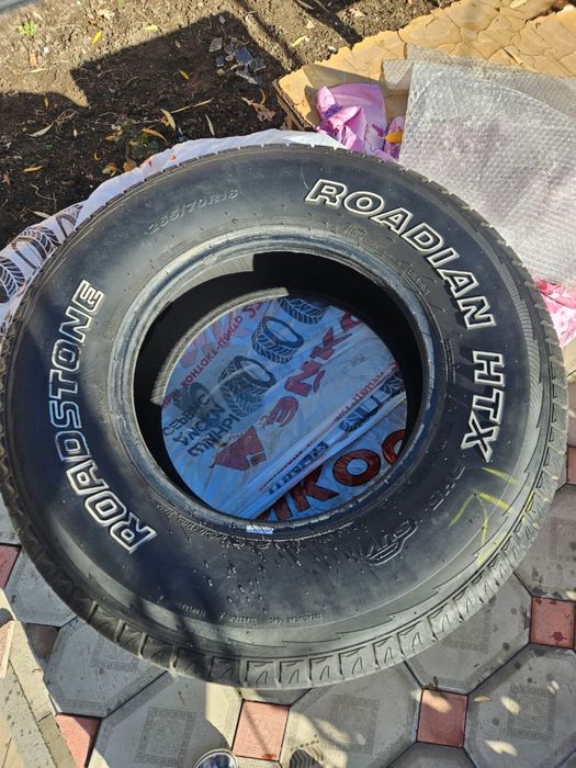 Продам резину Roadian HTX