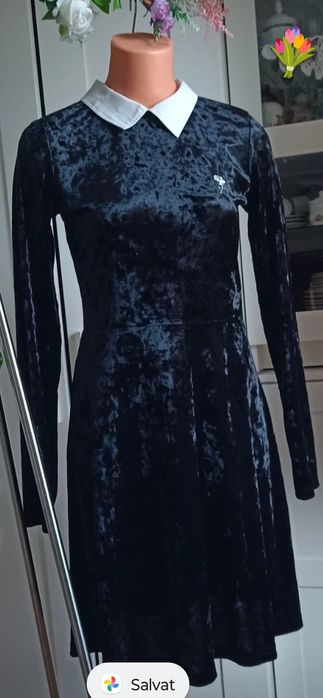 Rochie neagră cu guler alb potrivită mărimilor 36-38-40 - Destination - reduceri la loturi!