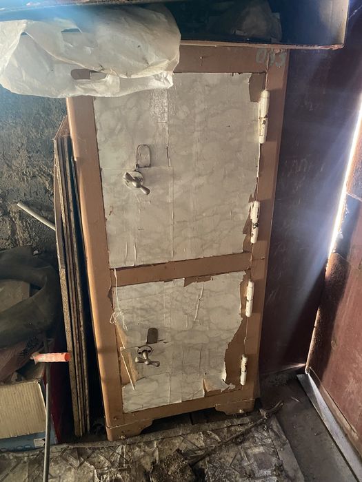 Металлический сейф