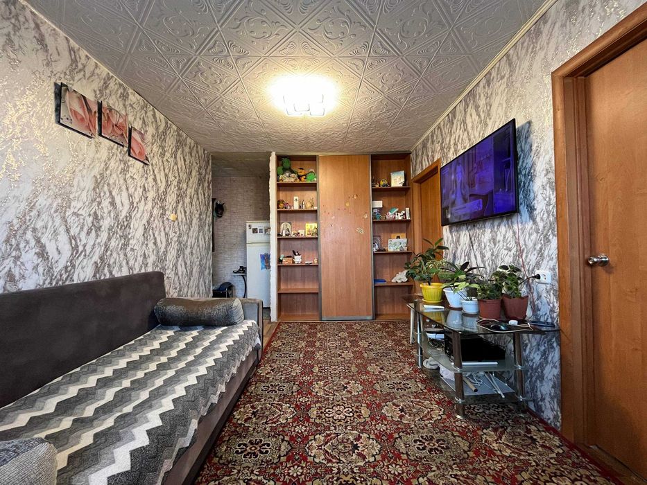 Продаётся 3х, малогабаритка, 7 мкр, 4 этаж, район Кооператор