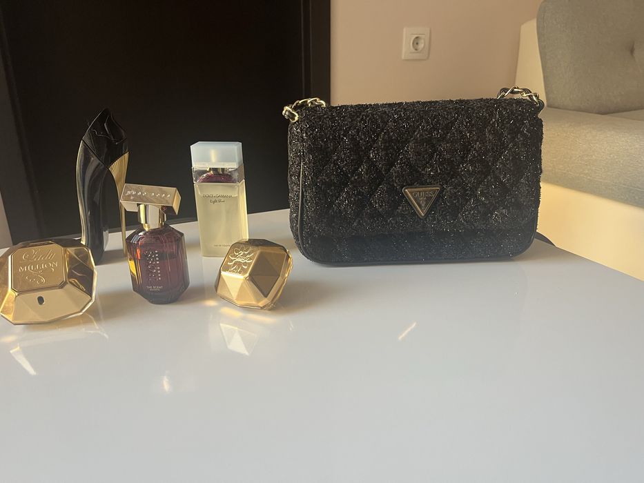 Дамски чанти Guess