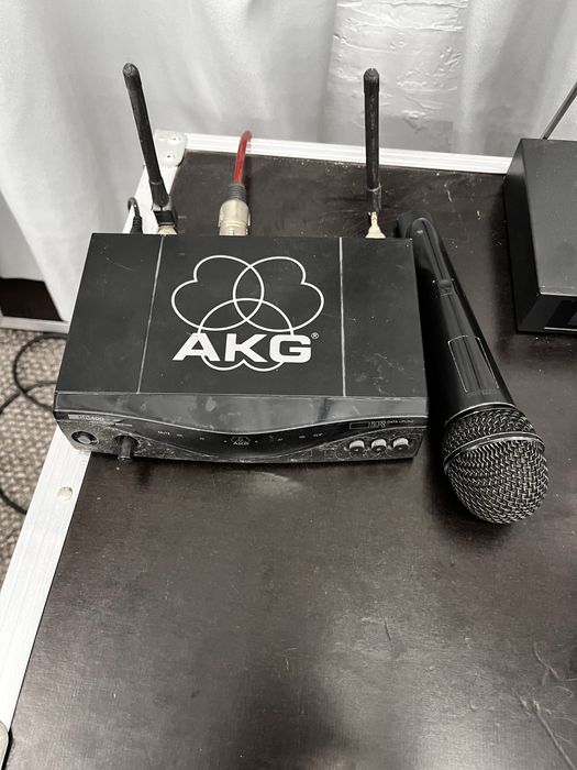 Microfon wireless AKG SR400