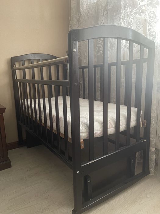 Продам детскую кроватку