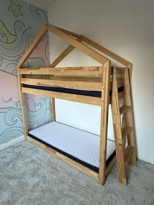 Pat supraetajat din lemn pentru copii
