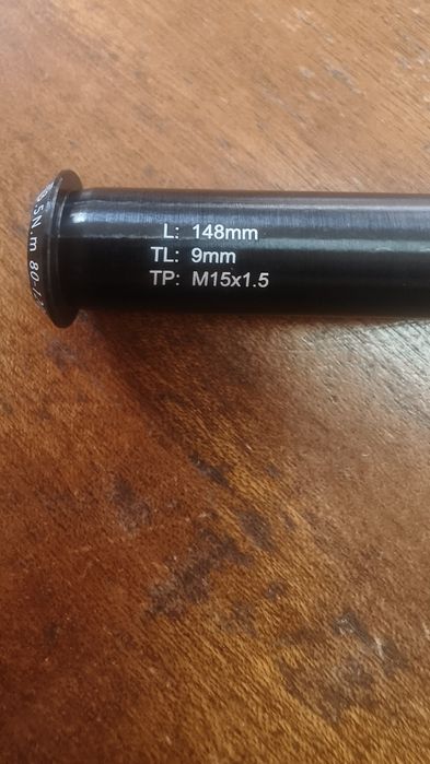 Предна проходна ос за вилка Rock Shox ,FOX 15 x 110,15х100