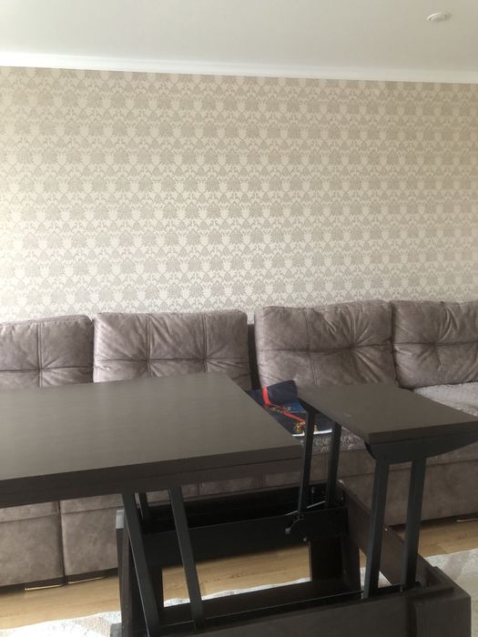 Продам стол раздвижной.