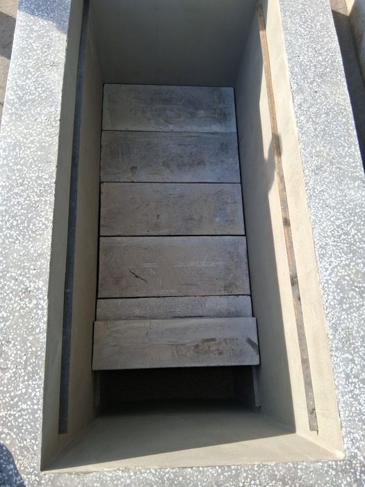 Lucrări în Cimitire  Cruci  Borduri Cavouri