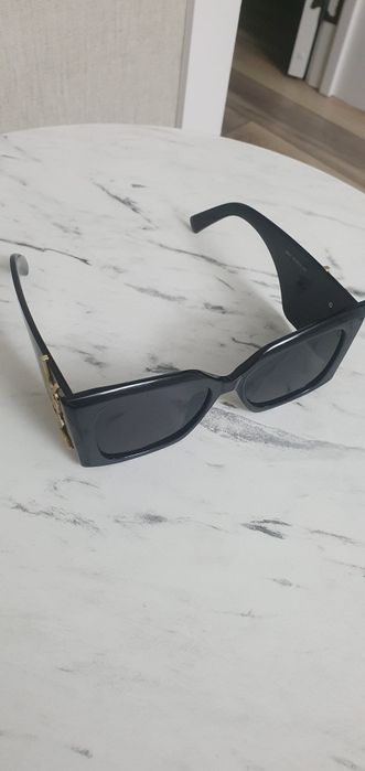 Солнечные очки YSL