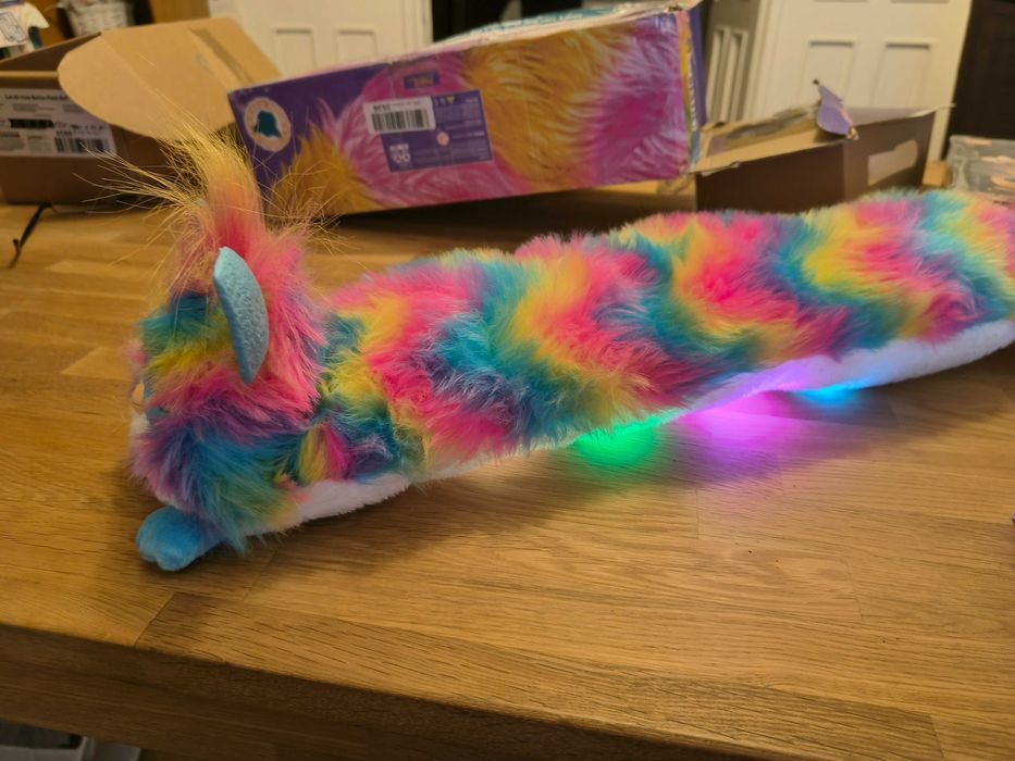 Jucarie interactiva Furby DJ Hasbro plus muzical