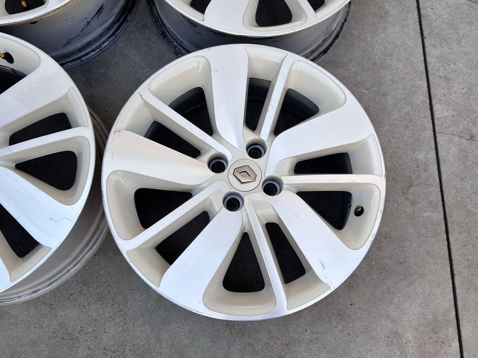 4бр ал Renault Clio 4. 17цола оригинални