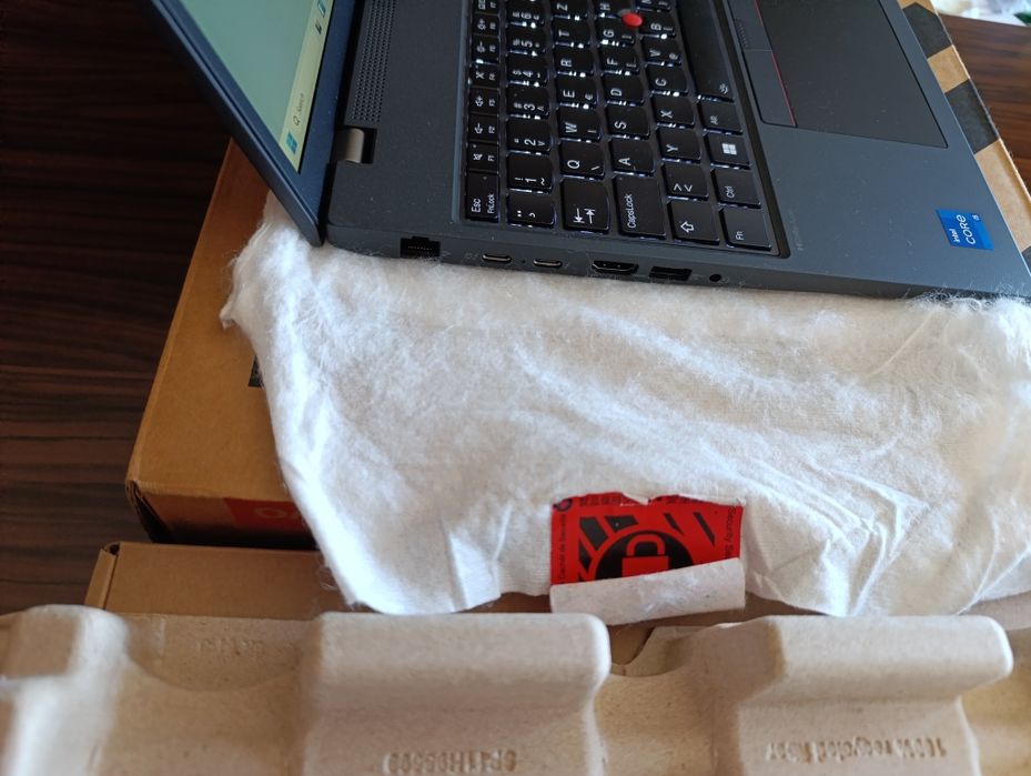 Lenovo Thinkpad T16 Gen2