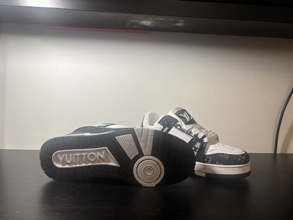 Papuci Louis Vuitton trainers