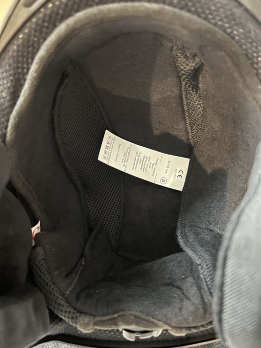 UVEX каска за ски