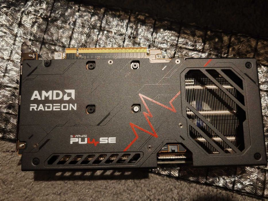 Видео Карта SAPPHIRE Radeon RX 9060XT Pulse OC 8GB GDDR6