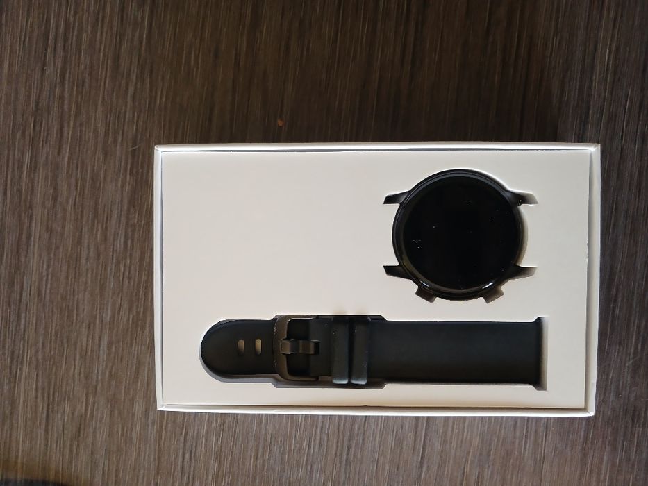 Смарт Часовник pioneer in smart watches