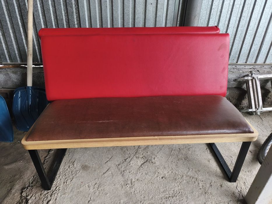 Продам 2 лавочки  , барный стул