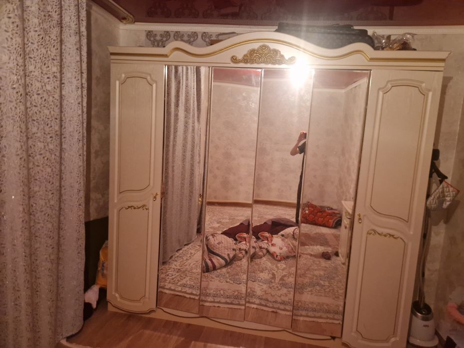 Спальный гарнитур (шкаф + подарок)