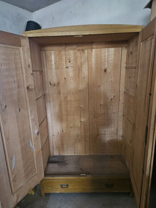 Mobila vintage de brad