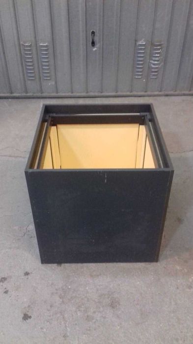 Jardiniere, ghivece de gradina si terasa din material plastic