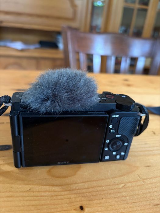Sony ZV-E10 + обектив 16-50
