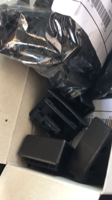 Бмв е32, клипсы молдингов