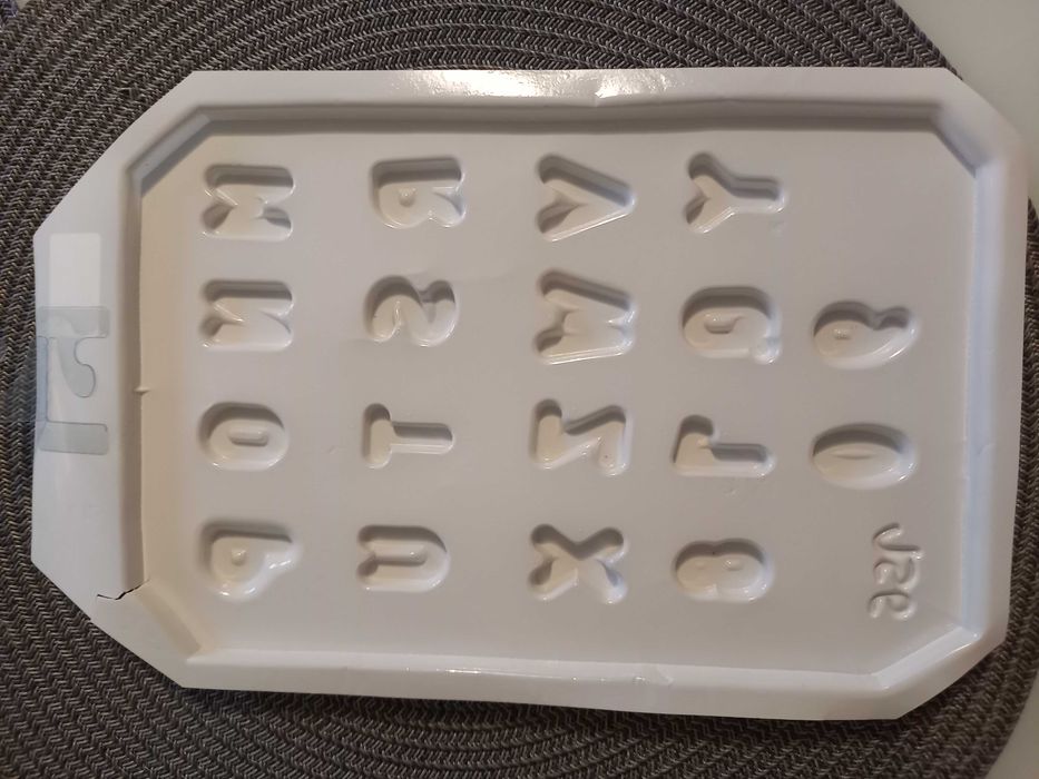 Matrite plastic litere si cifre