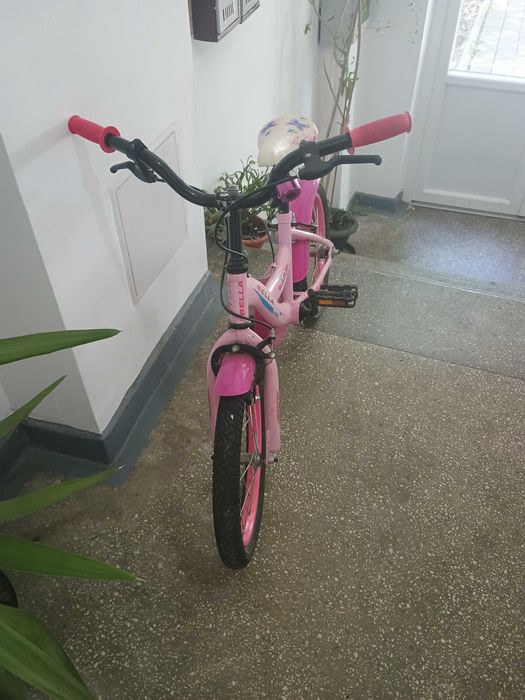 Bicicletă potrivita pentru fetițe 6-10 ani