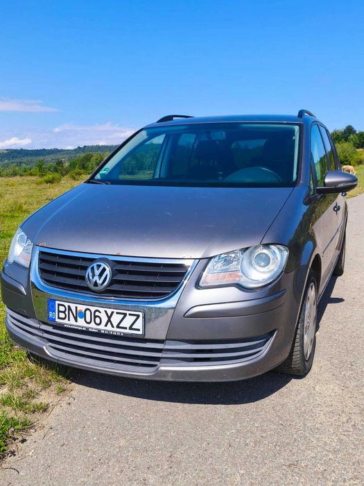 VOLKSWAGEN Touran 2010 — imagine 4