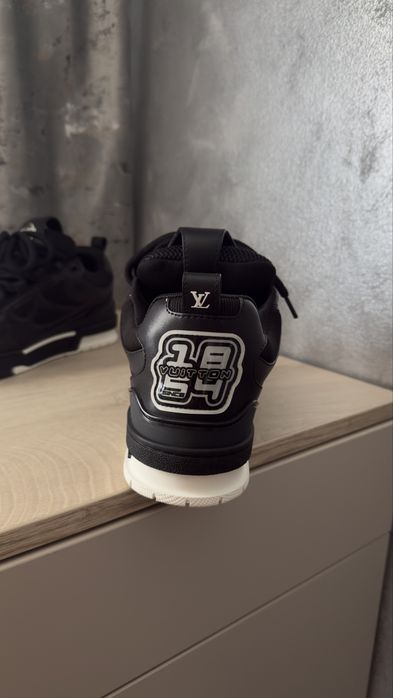 louis vuitton skate black