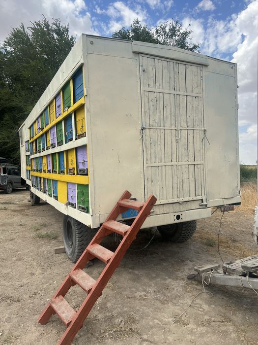 Пчелоприцеп на 90 семей