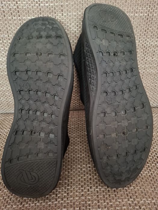 Teniși sport mărimea 45