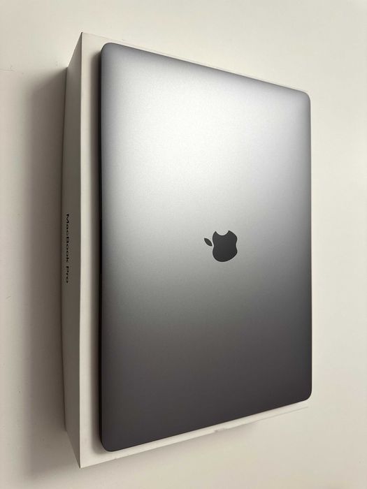 Macbook Pro 15 - 2017 i7 2.8 GHz, 16 GB RAM 256 GB | 1 TB SSD Touchbar