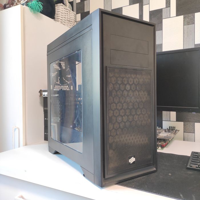 Carcasă SilentiumPC Aquarius X70W