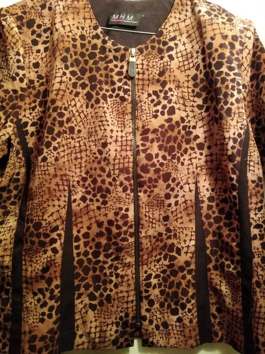 Bluza cu fermoar ,se poate purta si ca blazer