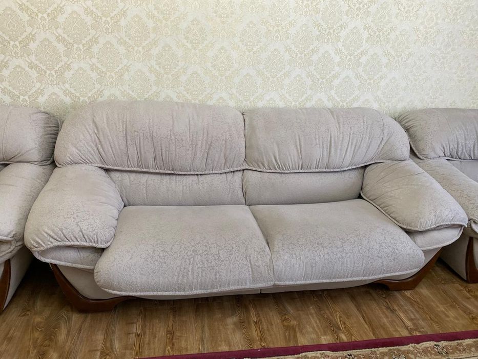Продаётся диван в хорошем состоянии