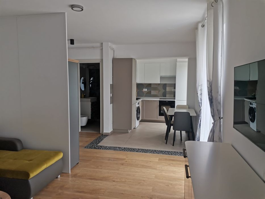 Garsoniera de închiriat!