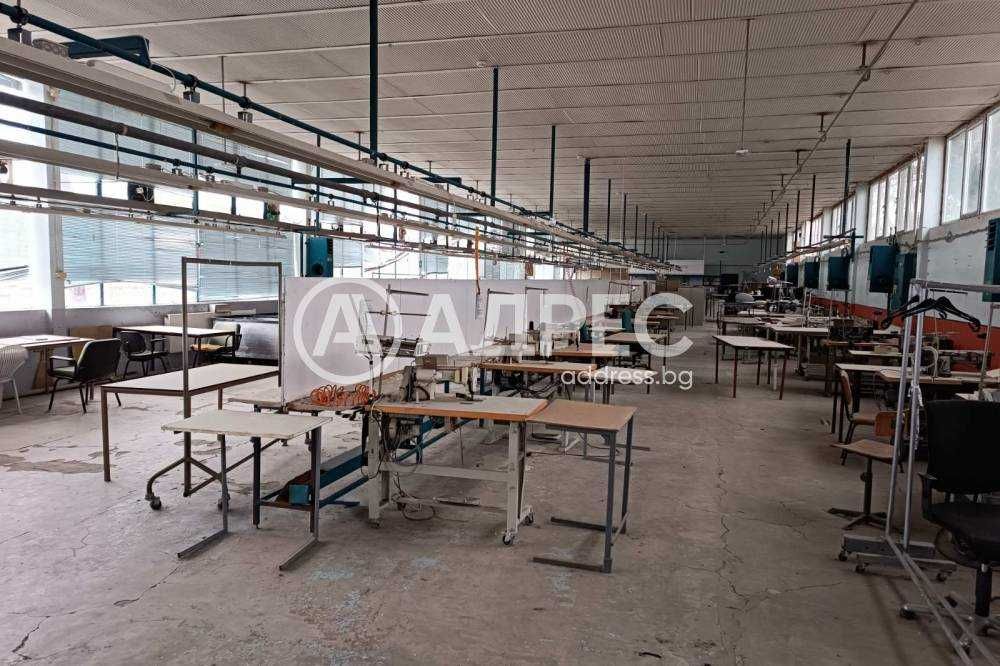 Продава се Склад в Разград, Център - 4488 кв.м за 51 €/кв.м - Снимка #4