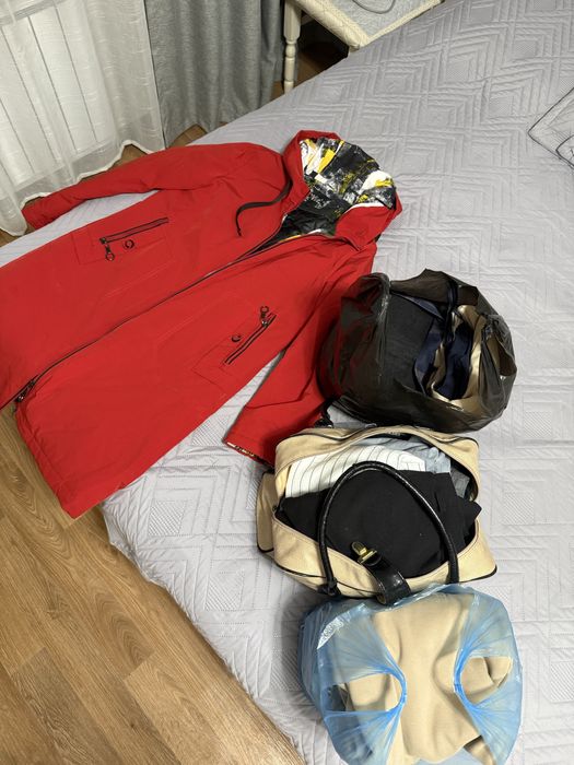 Отдам женские вещи