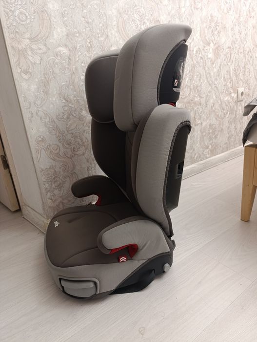 Детское автомобильное кресло Joie