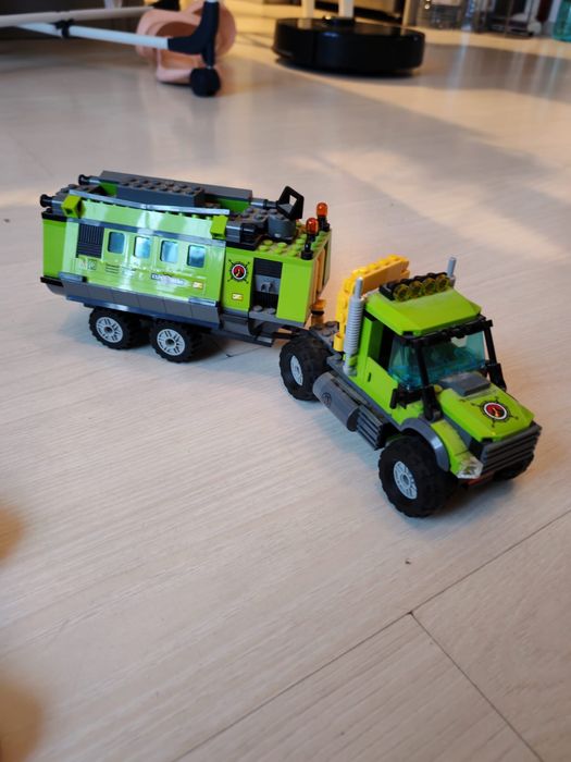 Lego City - baza de explorare a vulcanului