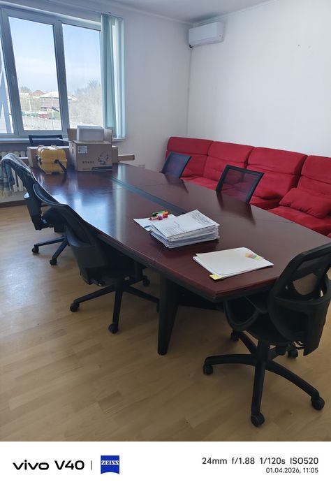 Продаем офисную мебель