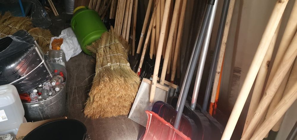 Хозяйственный инвентарь в ассортименте